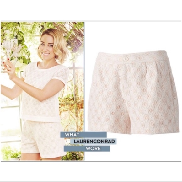 LC LAUREN CONRAD Plus Ivory Crochet Lace Bohemian Shorts | Sizes 14 & 16 NWT - Picture 1 of 8